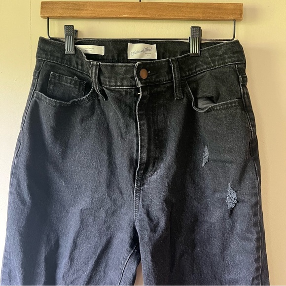 Universal Thread Vintage Straight Black Distressed High Waist Jeans Size 6 / 28 - Picture 2 of 6